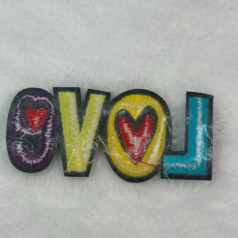 LOVE Embroidered Patch  Multi New Iron‎ On Heart Applique - Picture 3 of 4